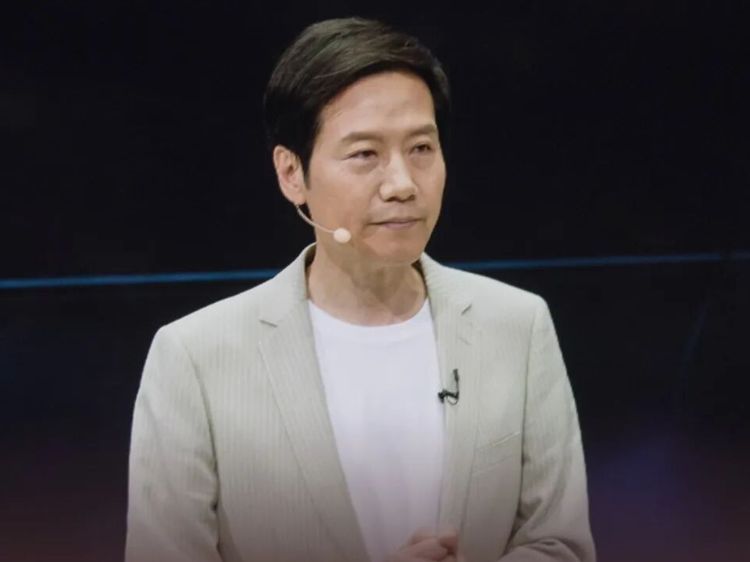 雷军不再温和，仍有两场硬仗要打