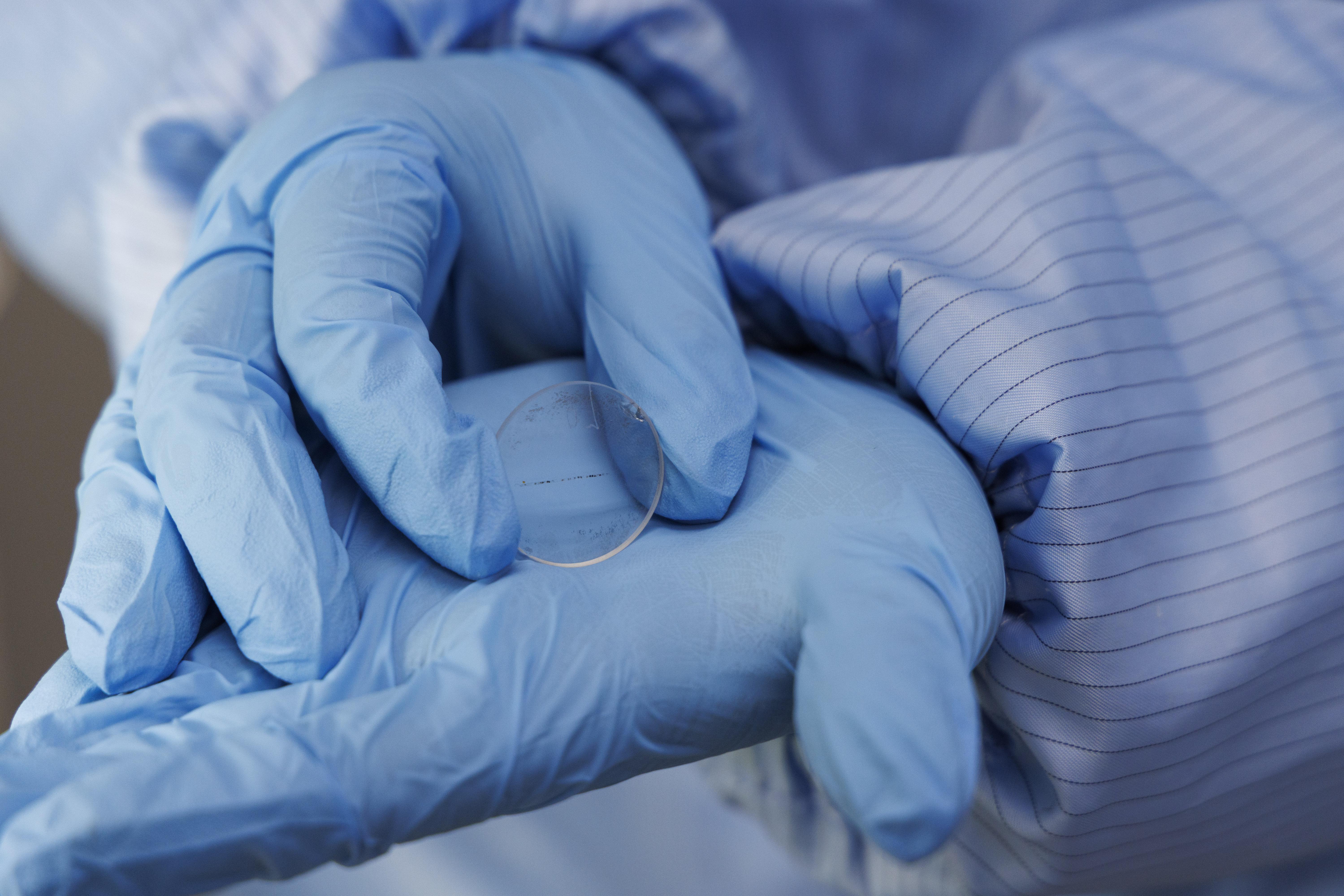 科研人员揭开嫦娥六号月壤黏性之谜