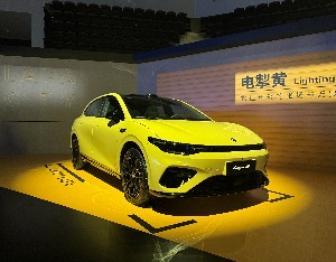 零跑Lafa5上市，限时9.28万元起，全域自研筑起配置壁垒