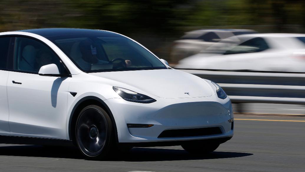 电动车门把手受多国监管重视，有调查称特斯拉多起死亡事故中把手无法打开