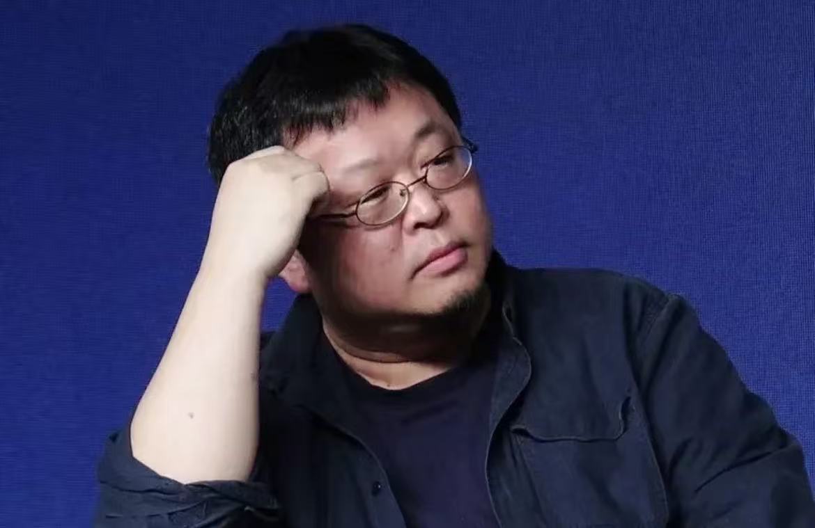 DeepSeek梁文锋喊话罗永浩：靠嘴年入过亿，为啥非得做科技？