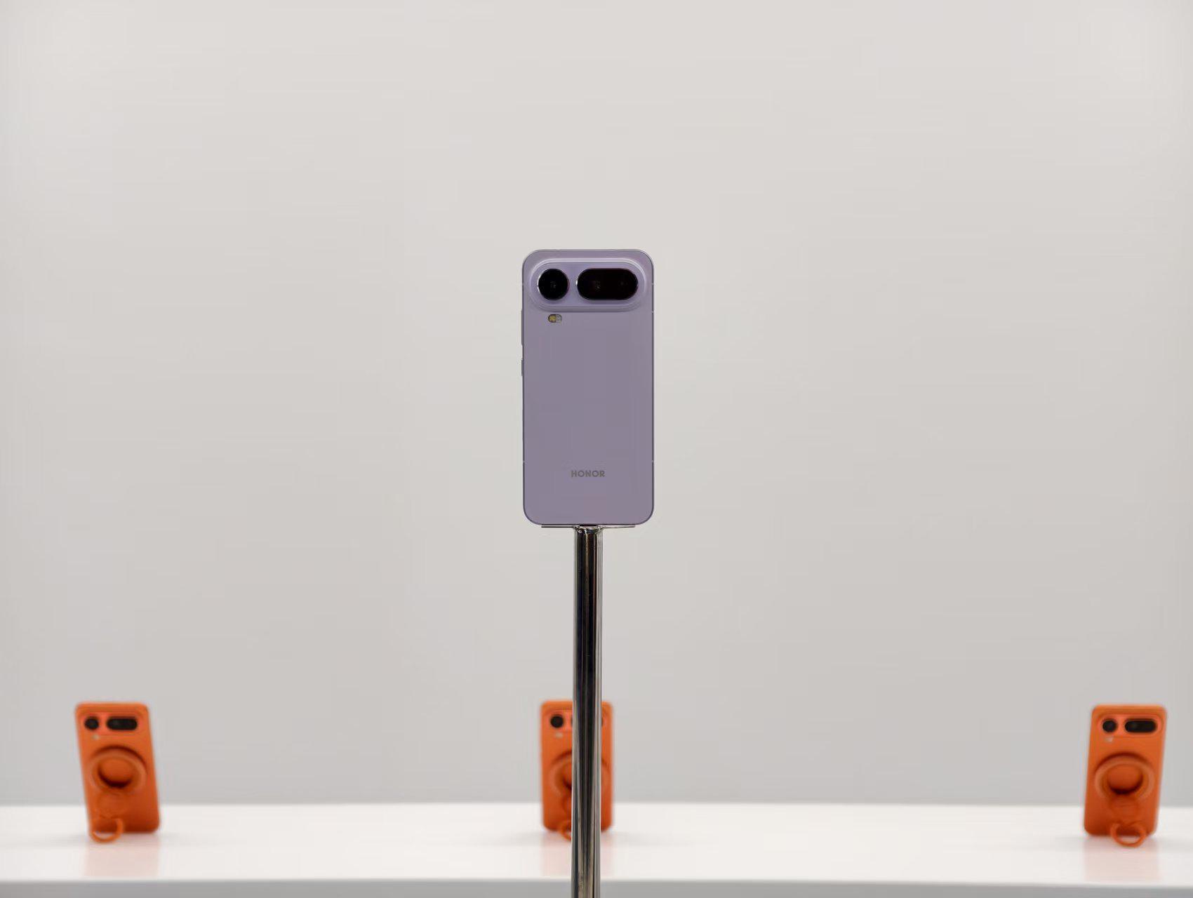 4999元起！荣耀三箭齐发：Air旗舰要从小屏卷向超轻薄赛道？