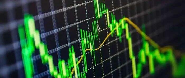 道指重挫500点，美股半导体全线大涨，黄金白银拉升，中概股普涨，虎牙飙升20%，美元下跌