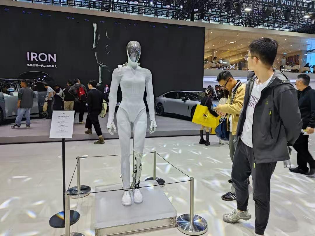 李想被员工疯狂吐槽：全员会议不讲车只讲AI，太抽象了