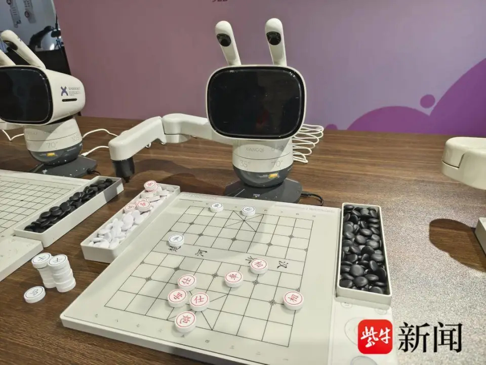 特殊年货！刘强东在光明村打造了一个AI教室