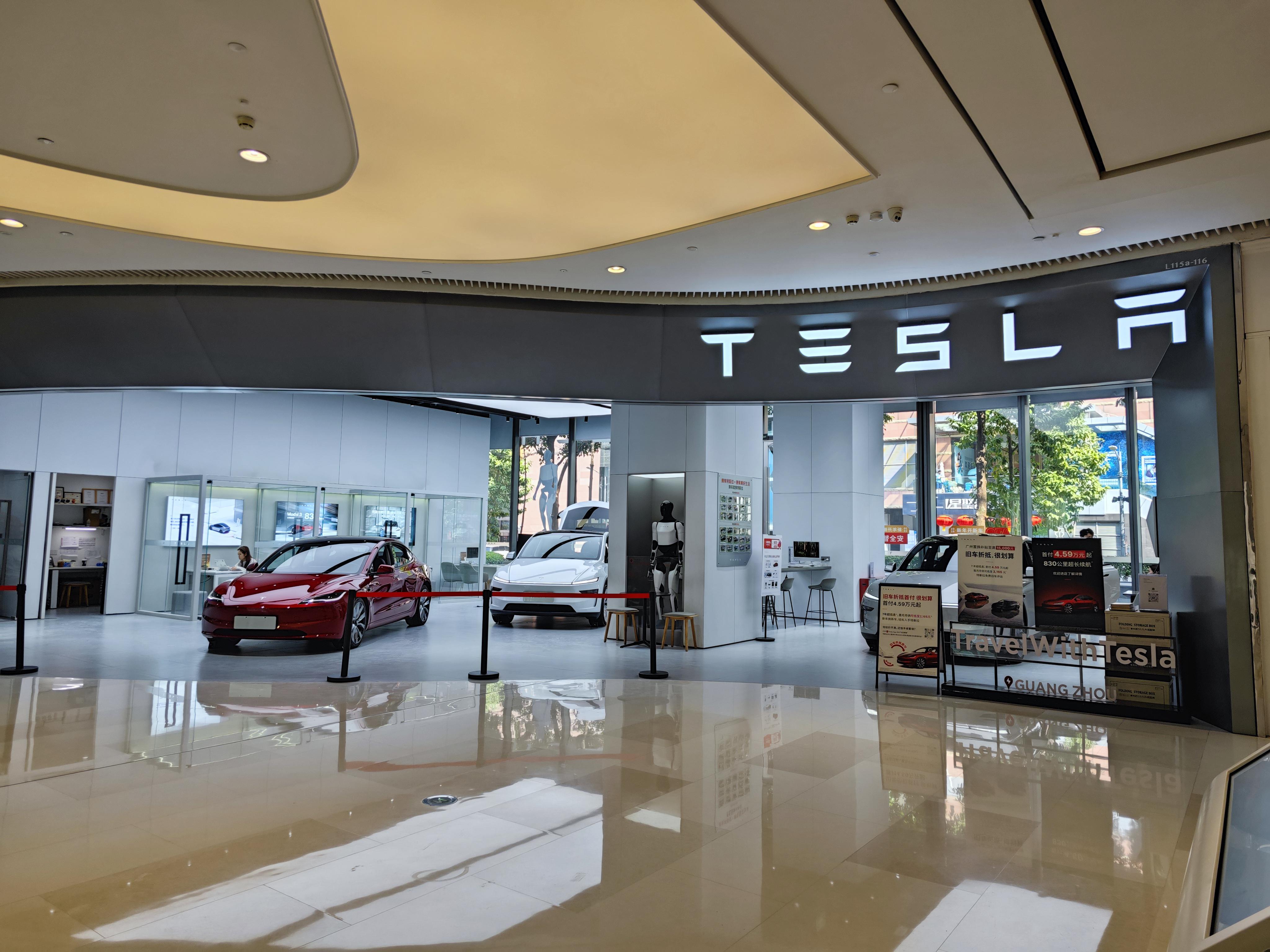 探访5大新势力门店：7年低息不是狂欢，而是「骗局」？