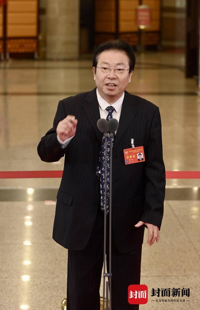 深耕AI领域40年 四川省政协委员周激流建议：AI必修课应覆盖全省所有高校所有专业｜委员通道