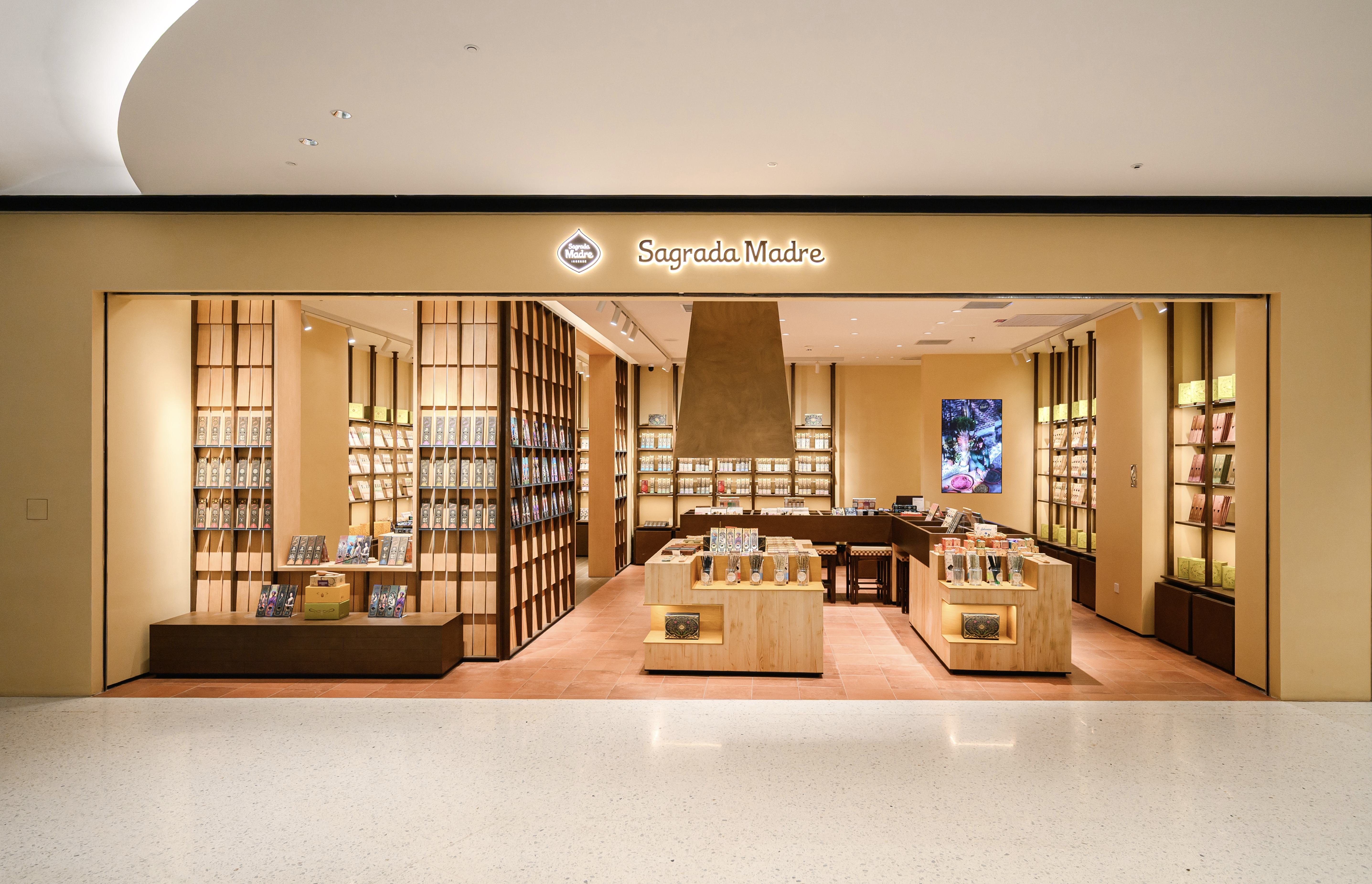 从香港“伴手礼”到内地15家门店，线香品牌「Sagrada Madre」用自然生命力切开中国市场