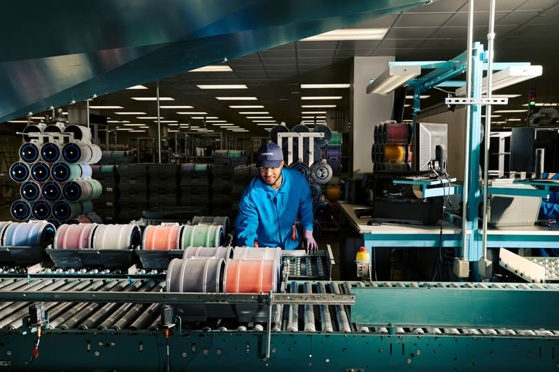 175年玻璃巨头逆袭，被弃近20年的业务凭AI风口起飞