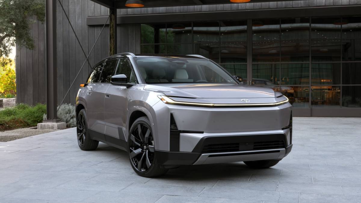 挥别燃油时代，全新丰田汉兰达彻底电动化！续航仅 500 公里