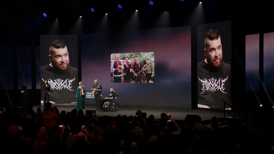 失声两年之后，渐冻症音乐人利用AI重返舞台