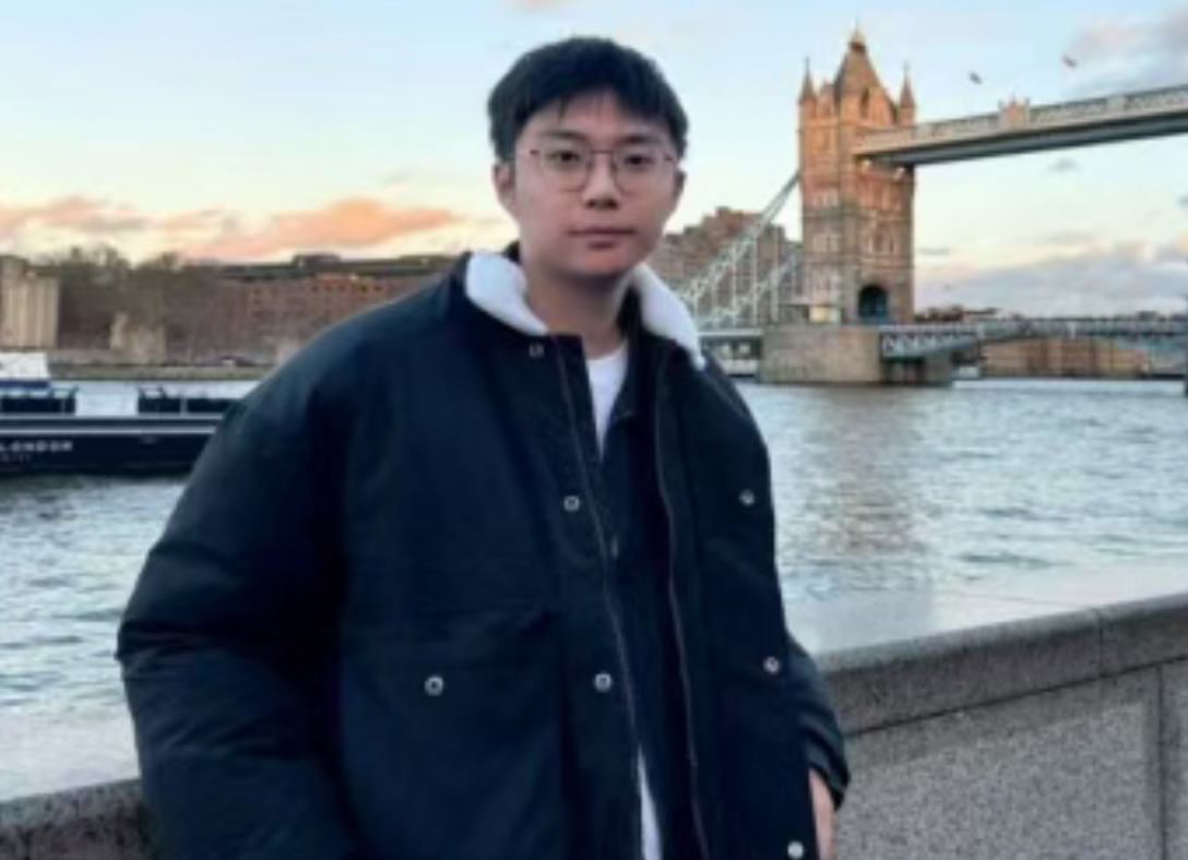 他让机器人学会看屏操作,不插数据线就能像人一样戳手机