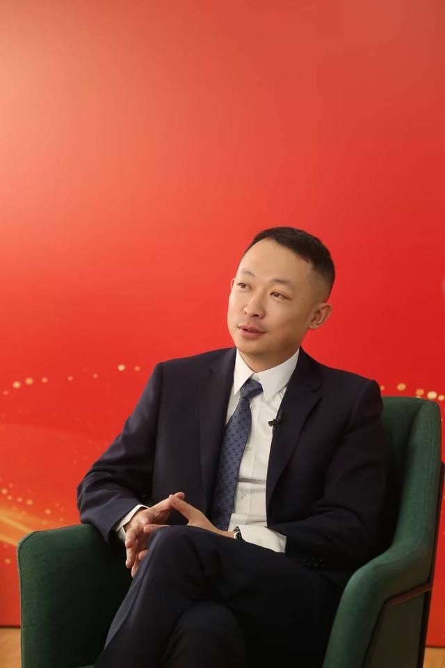 全国政协委员周源:推进互联网专业内容有序流通与合规使用 | 预见未来·对话企业家