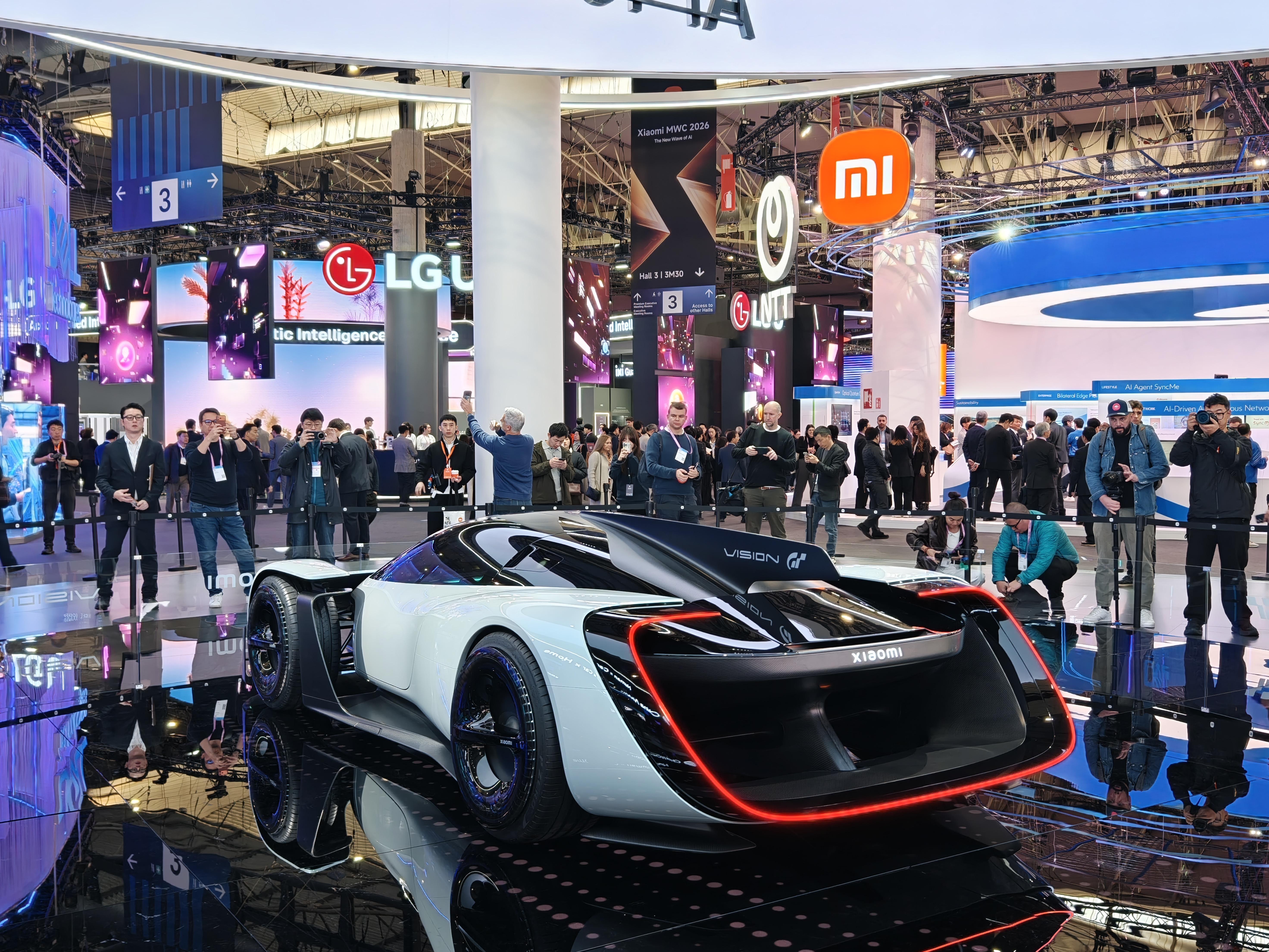 小米MWC秀肌肉：徕卡手机+Vision GT，欧洲人看呆了