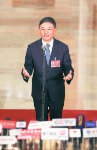 带着芯片上通道展示环保成就