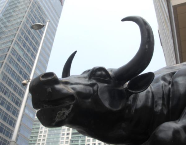 黄仁勋定义“Token工厂”,港股“Token第一股”迅策尾盘狂飙37%