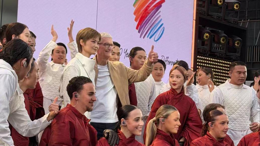 苹果CEO库克年内首次访华，现身成都参加苹果50周年庆典