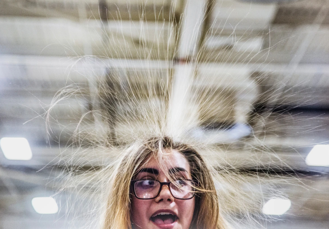 摩擦起电的元凶找到了！无处不在的碳污染才是幕后黑手