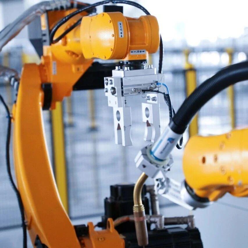 智库论见 | 积极关注“AI换人”对劳动者权益影响 把效率红利转化为收入红利