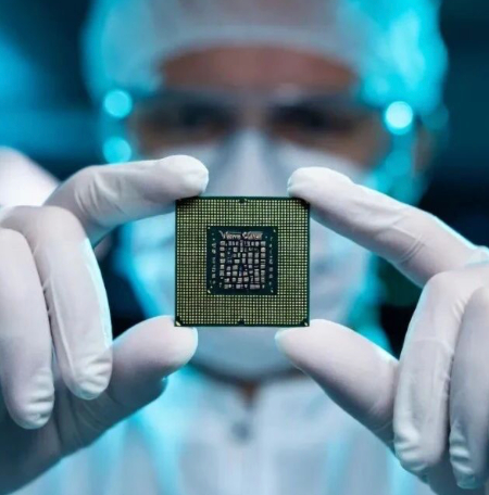 200字指令,Agent设计出首个可流片CPU,半天做完人类18个月工作