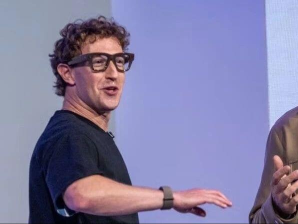 扎克伯格正在打造自己的「AI分身」，并计划裁掉1.6万人