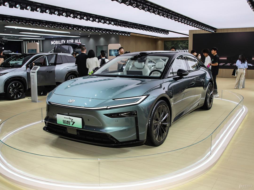 “公路闪电”终于换代，但我觉得不如丰田