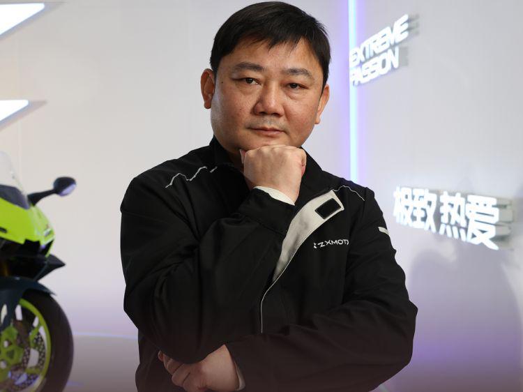 被称“摩托车圈雷军”，冠军张雪的飞驰人生｜独家