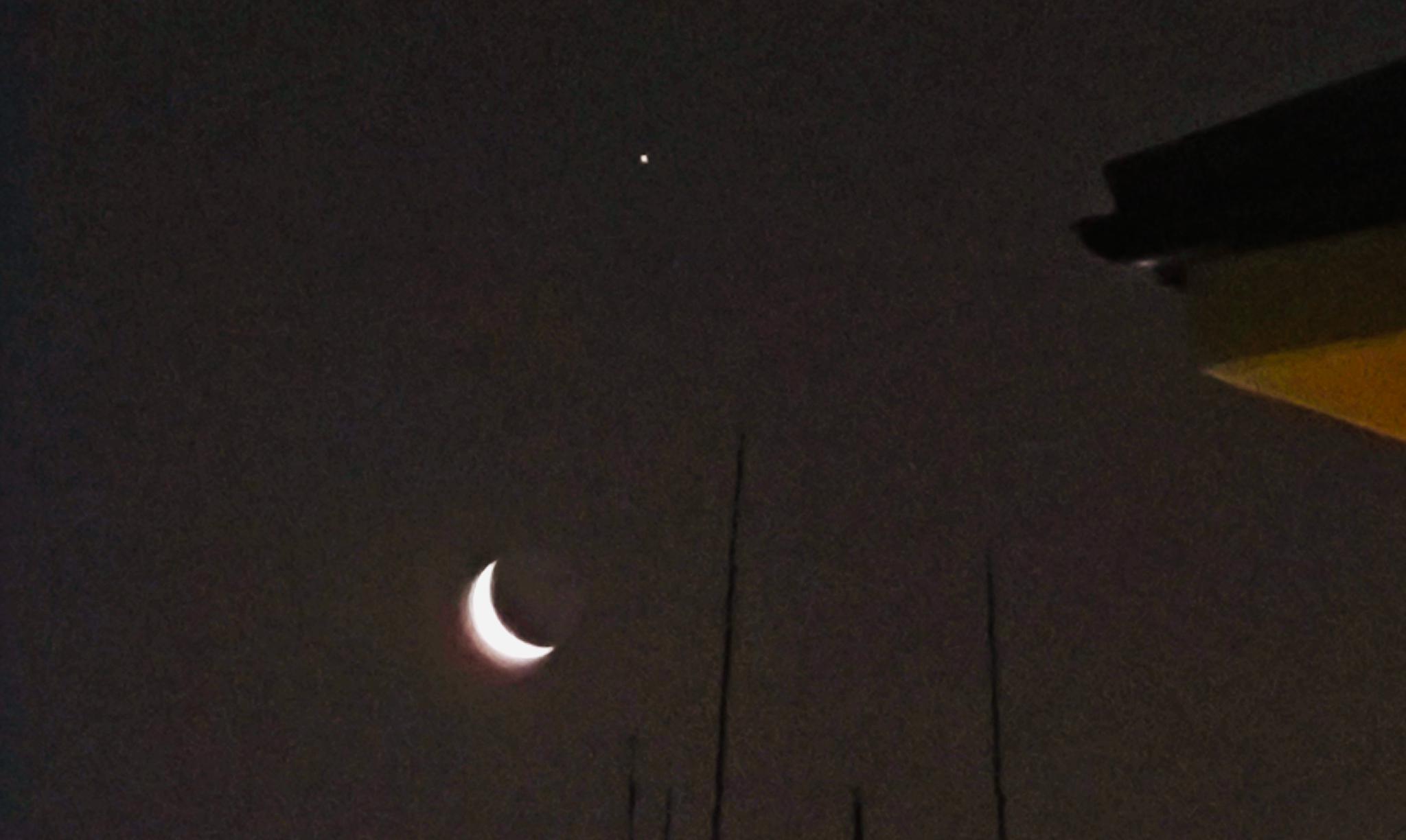 6日夜晚至7日凌晨心宿二伴月 夜空上演“红白配”