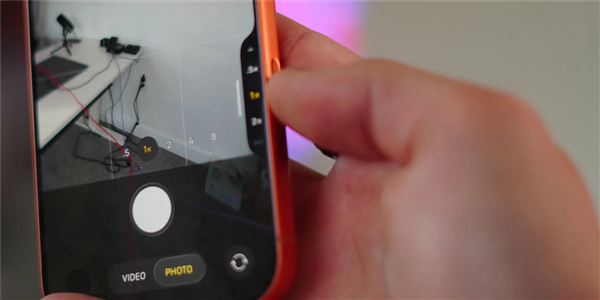 iPhone 18 Pro简化相机键功能:被吐槽华而不实 苹果近年来最具争议的设计