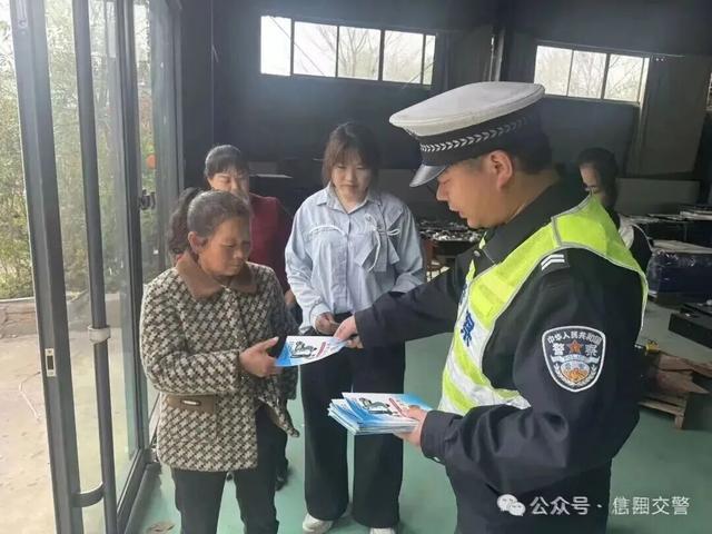 信阳交警走进电动车经营门店 开展酒醉驾专项宣传活动