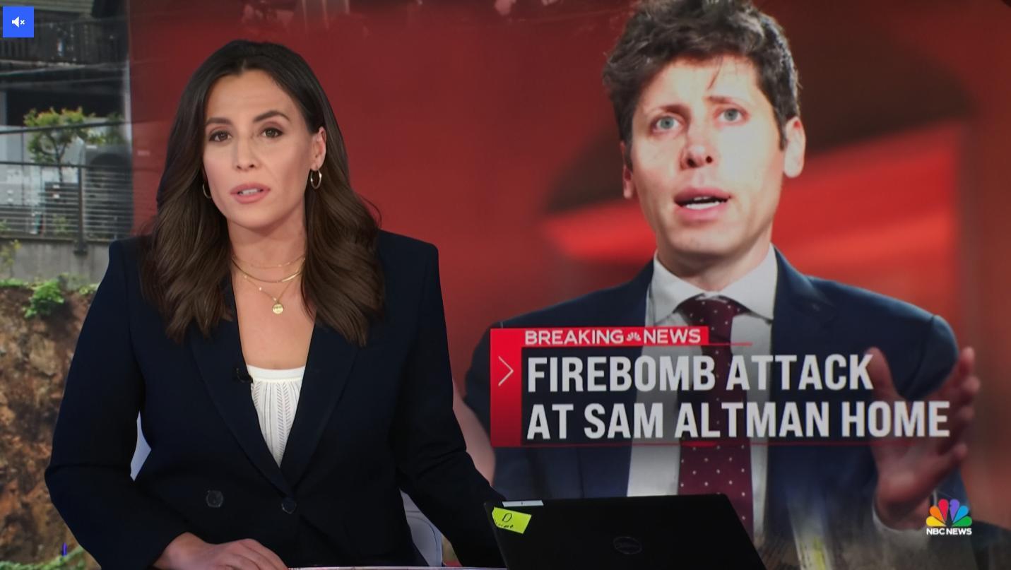 奥特曼豪宅被烧：全球科技裁员近8万，第一批被AI逼急的人出手了