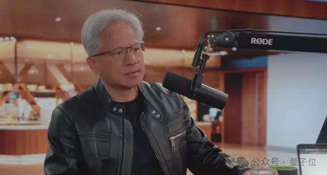 黄仁勋都被问毛了：顶级AI厂商在去CUDA？“你的前提就是错的”