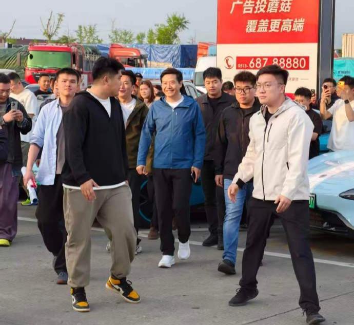 雷军遭堵车维权？徐洁云：实为车内记录数据