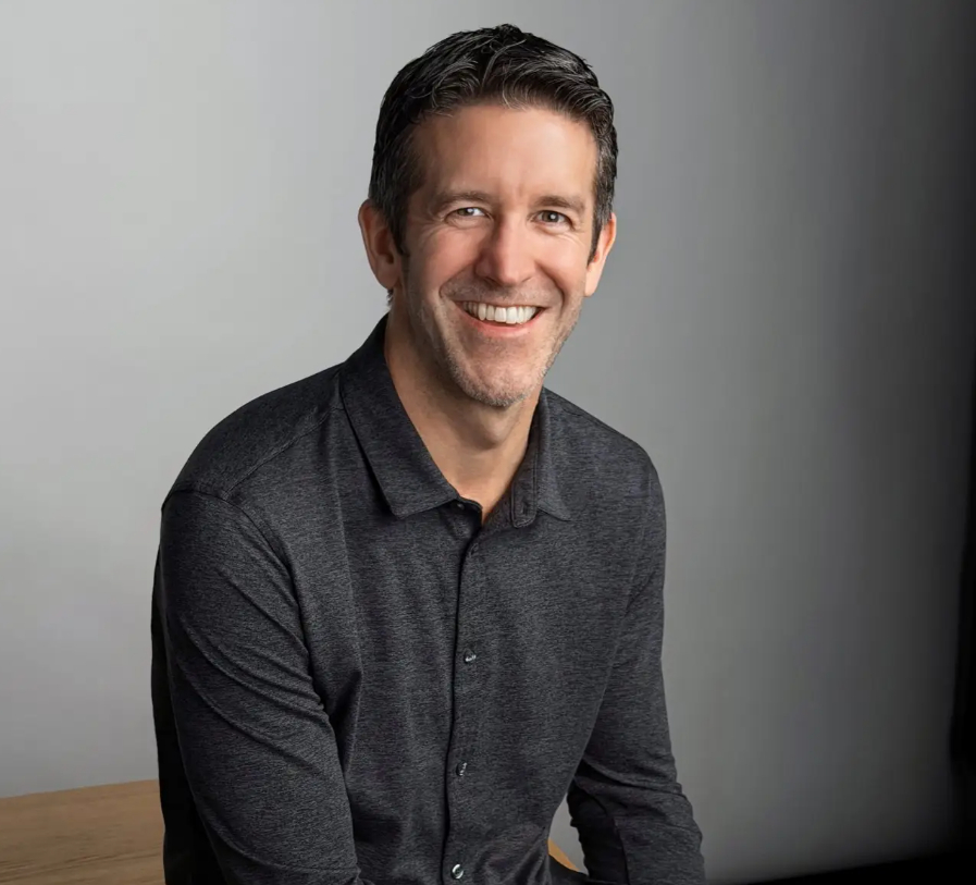 库克继任者确定！50岁约翰·特纳斯9月1日接任CEO