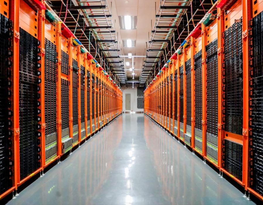 DeepSeek V4从"够用"迈向"高阶任务"，下半年超节点落地有望加速国产算力闭环