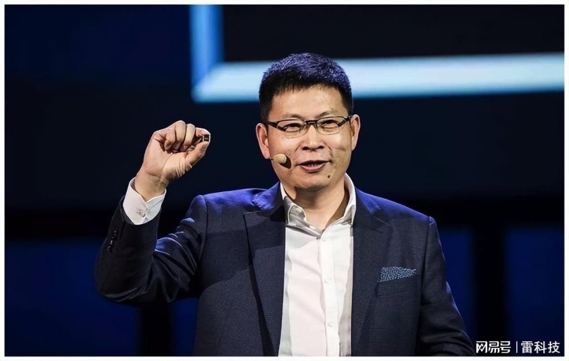 离谱！只因一张图全网怒喷余承东，真相打脸了