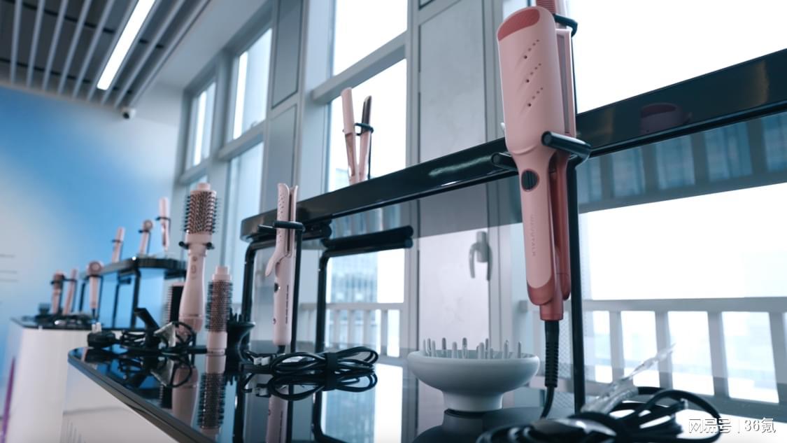 一支卷发棒狂卖2亿美元背后，中国制造的出海新航道