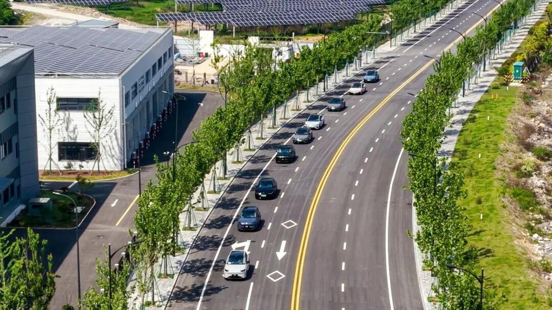 新势力4月洗牌：零跑冲上7万，理想小米小鹏抢第二