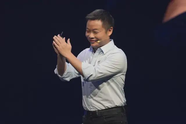小鹏GX干崩服务器，何小鹏直呼“没想到”