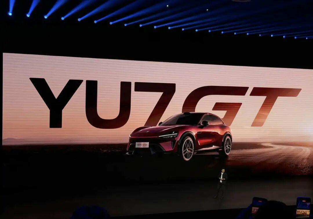 小米特斯拉启动加时赛，YU7 GT和标准版，联合对轰 Model Y