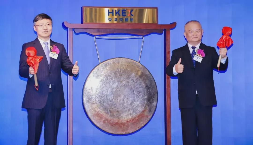 哈佛博士夫妻回国创业，干出深圳芯片“小巨人”，刚刚IPO