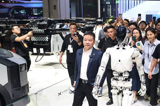 何小鹏再次亲自上阵,督战机器人业务