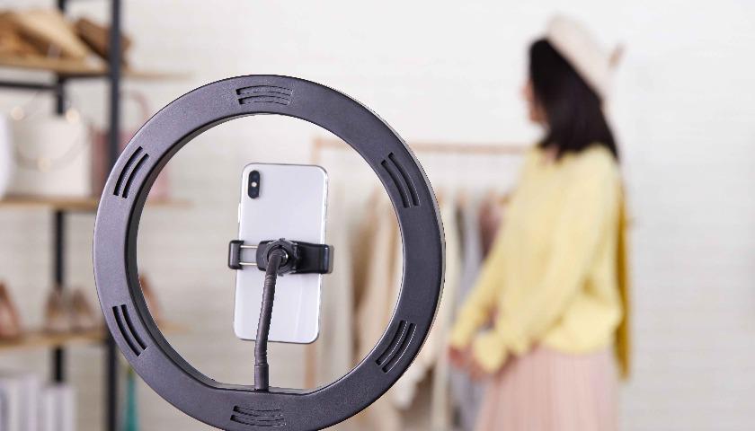 AI盗脸带货进入深水区,直播电商如何把“肖像保护”推到前台?