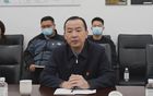 流浪猫误入厦门地铁电扶梯双腿被卡 工作人员和乘客合力救助