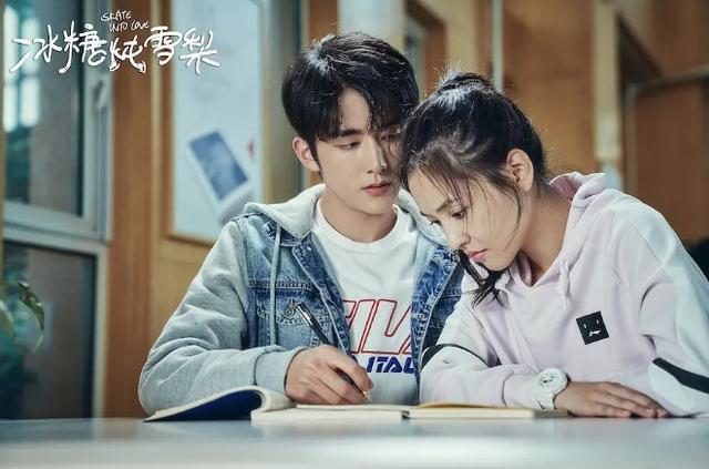 梦回现实，解析梦见女友与我哥哥共餐之乐的深层含义