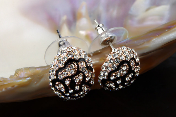 解梦之谜，戒指与耳环的失窃——寓意与心理解析