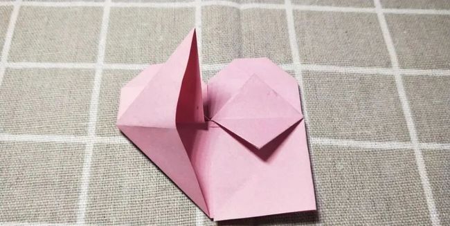 蝴蝶结怎么折（蝴蝶结怎么折简单漂亮）