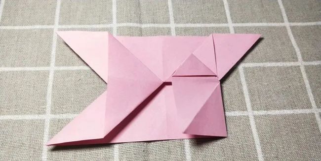 蝴蝶结怎么折（蝴蝶结怎么折简单漂亮）