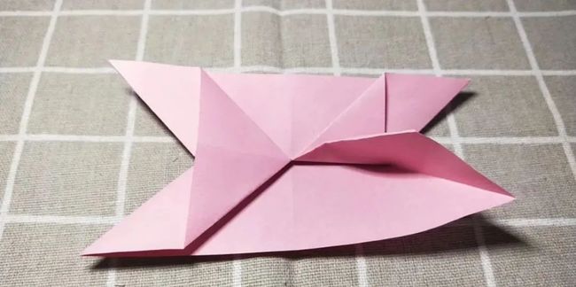 蝴蝶结怎么折（蝴蝶结怎么折简单漂亮）