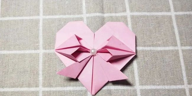 蝴蝶结怎么折（蝴蝶结怎么折简单漂亮）